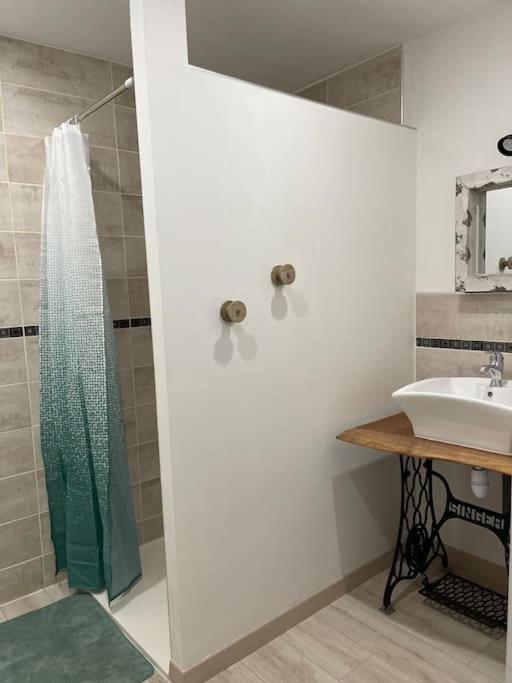 Le Moulin De Gueuzon Apartment Rochefort-en-Terre Ngoại thất bức ảnh